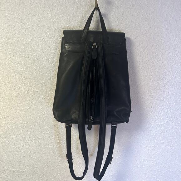 Wilson Leather Backpack, vintage, zipper pockets - Picture 2 of 4